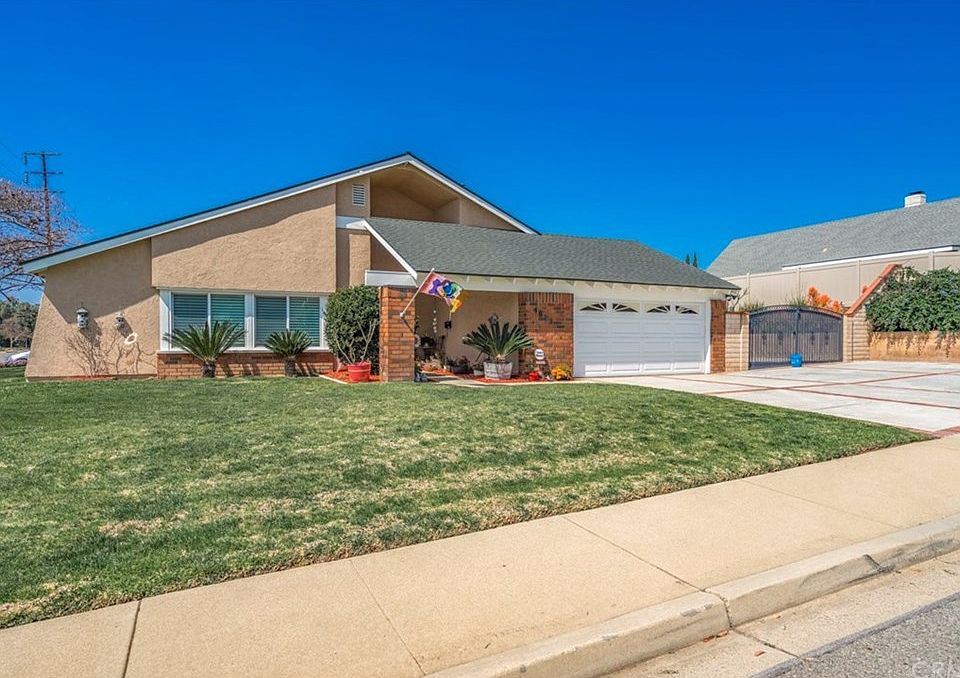 1st image of 4673 Catalina Ave