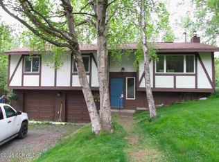 25320 Eagle River Rd, Eagle River, AK 99577