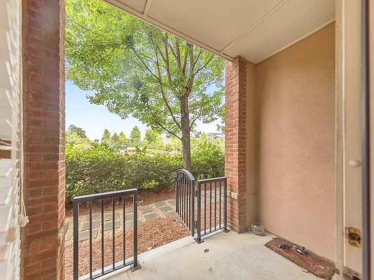 901 Abernathy Rd #1190 — Photo 41