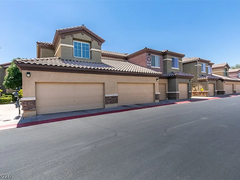 6868 Sky Pointe Dr #2068 — Photo 31