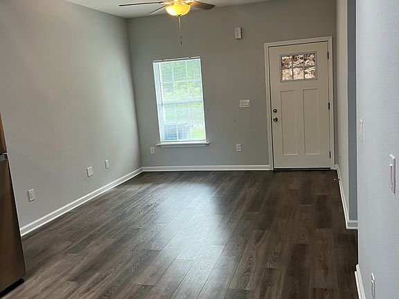 2nd image of 461 Aiken St