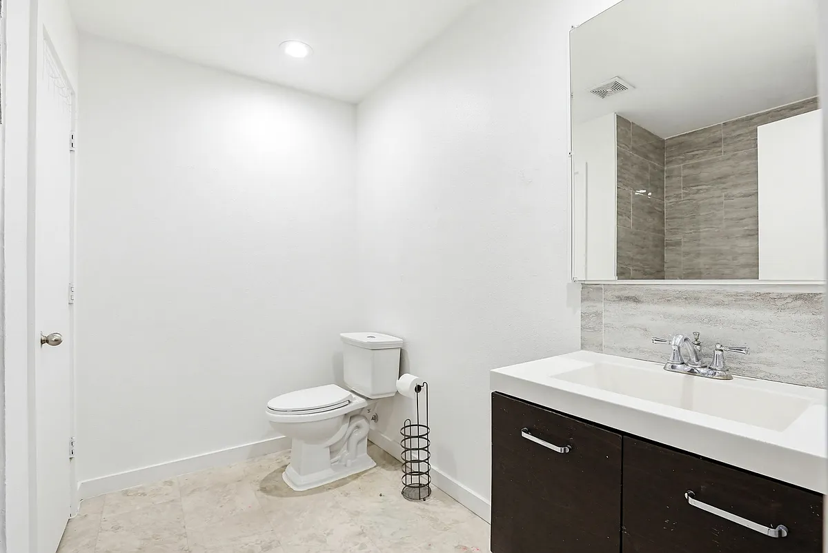 Building Photo - 9616 Kennebec Way