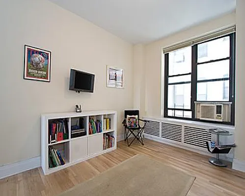 Rented by Olshan Realty | media 35