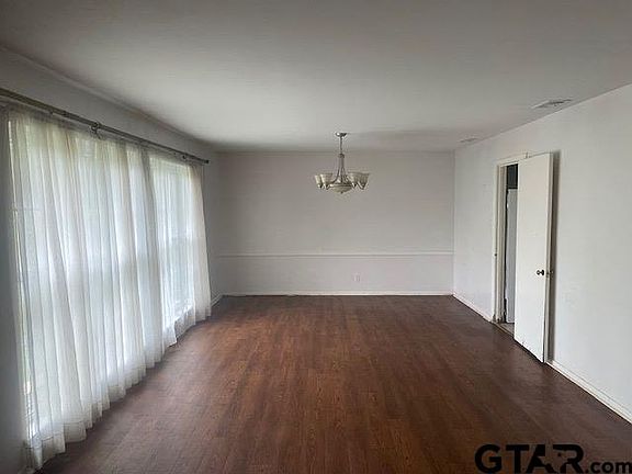 2nd image of 522 Dartmouth Dr