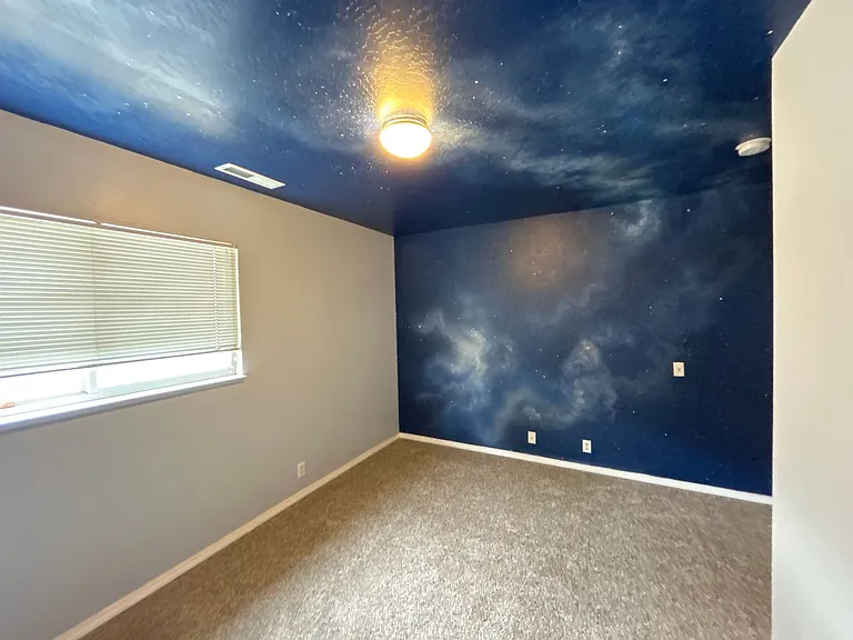 581 S 225 W — Photo 10