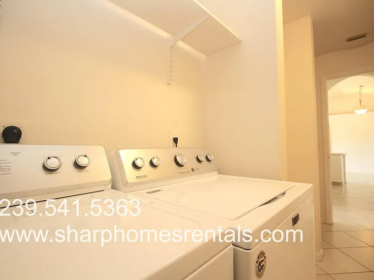 1816 SW 38th Ter — Photo 12