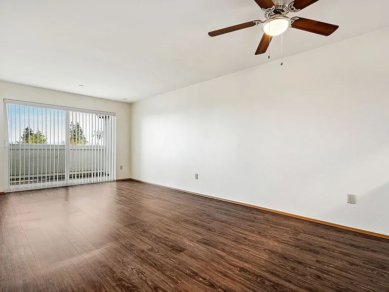 Daniels Apartments — Photo 8