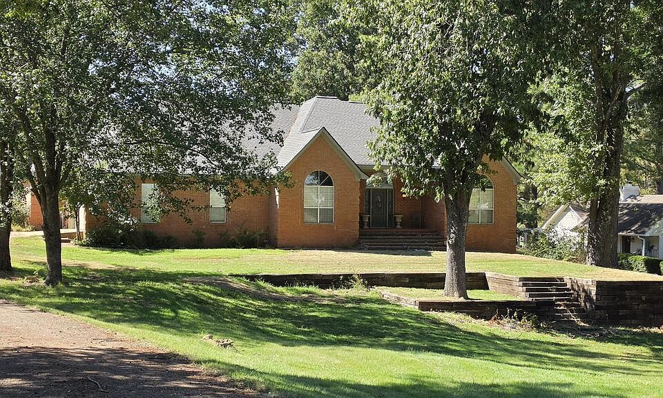1st image of 124 Gwen Rd
