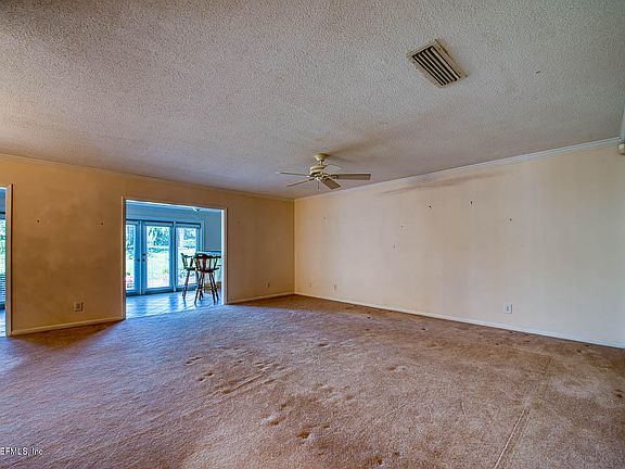 4th image of 10088 Leisure Ln S