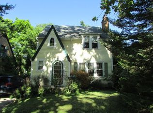 7 N Edison Ave, Elgin, IL 60123