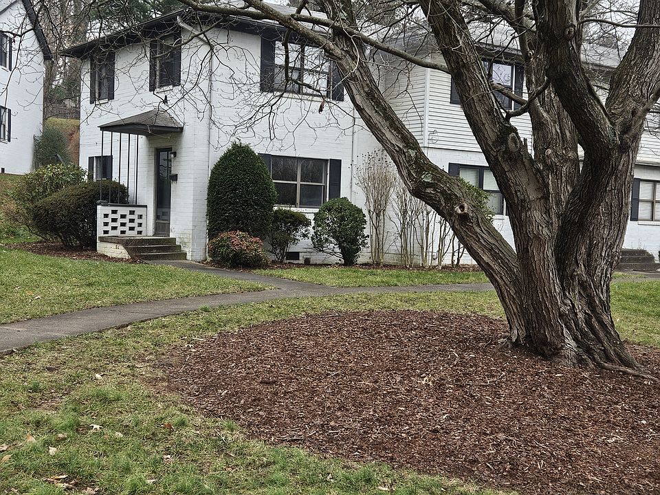 End unit. Lots of windows. Nicely kept grounds. 1.5 mile from downtown Asheville.