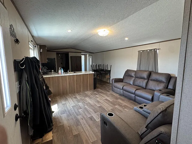 15211 E County Road 160 — Photo 2