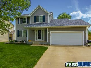 703 SE Woodbine Dr, Grimes, IA 50111