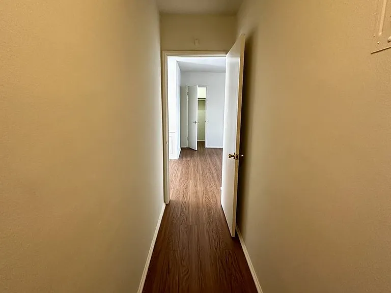 1116 N Louise St — Photo 14