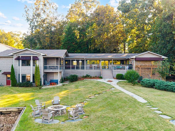 41 Bell Ln, Dadeville, AL 36853