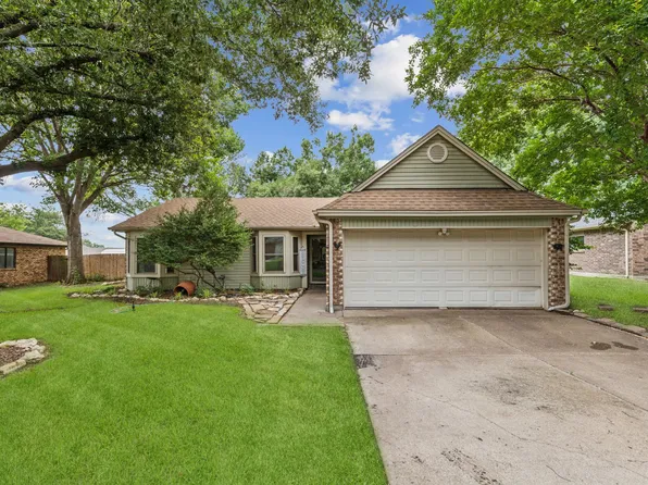 10209 Lone Pine Ln, Fort Worth, TX 76108