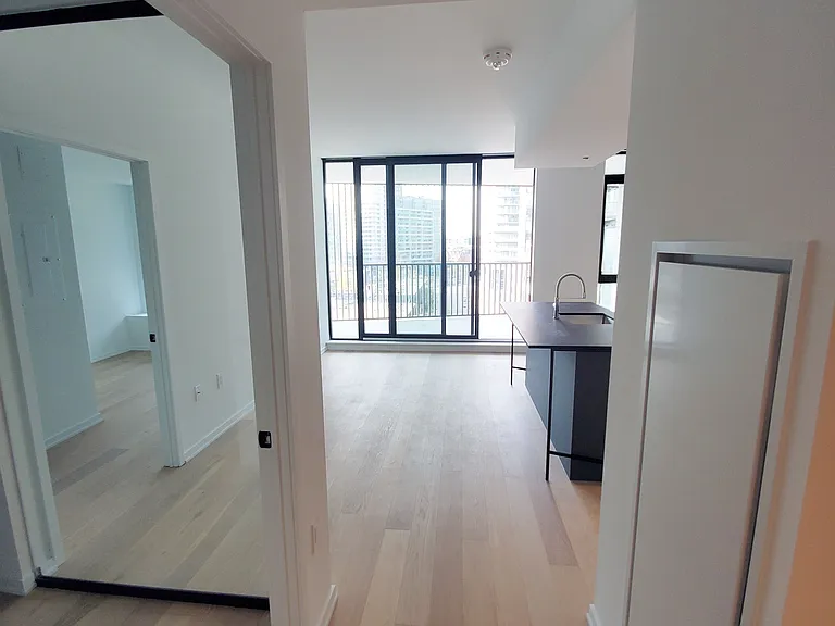 41 Dovercourt Rd #710 — Photo 18