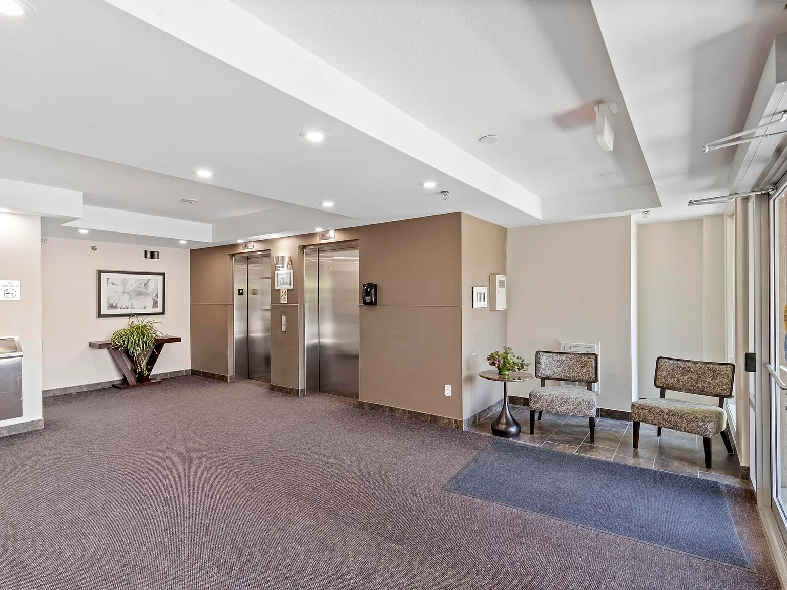Lake Country Lofts Apartments — Photo 3