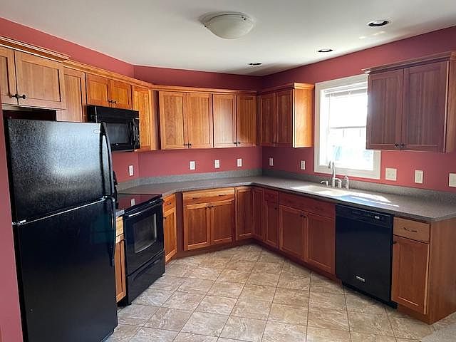 Fully applianced kitchen