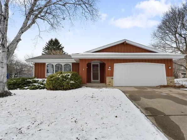 7701 South Pine AVENUE, Oak Creek, WI 53154