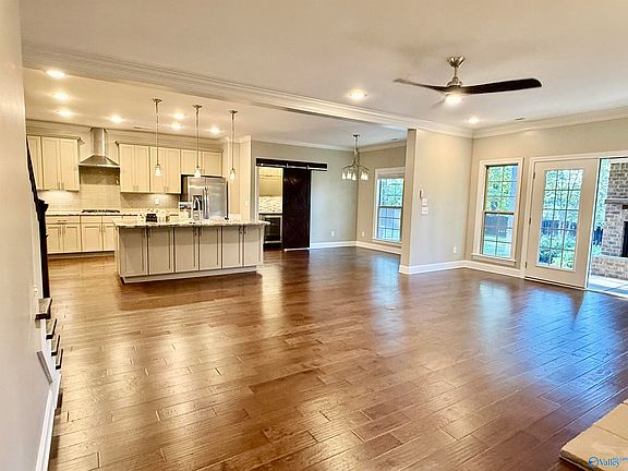 5th image of 18 Natures Ridge Way SE