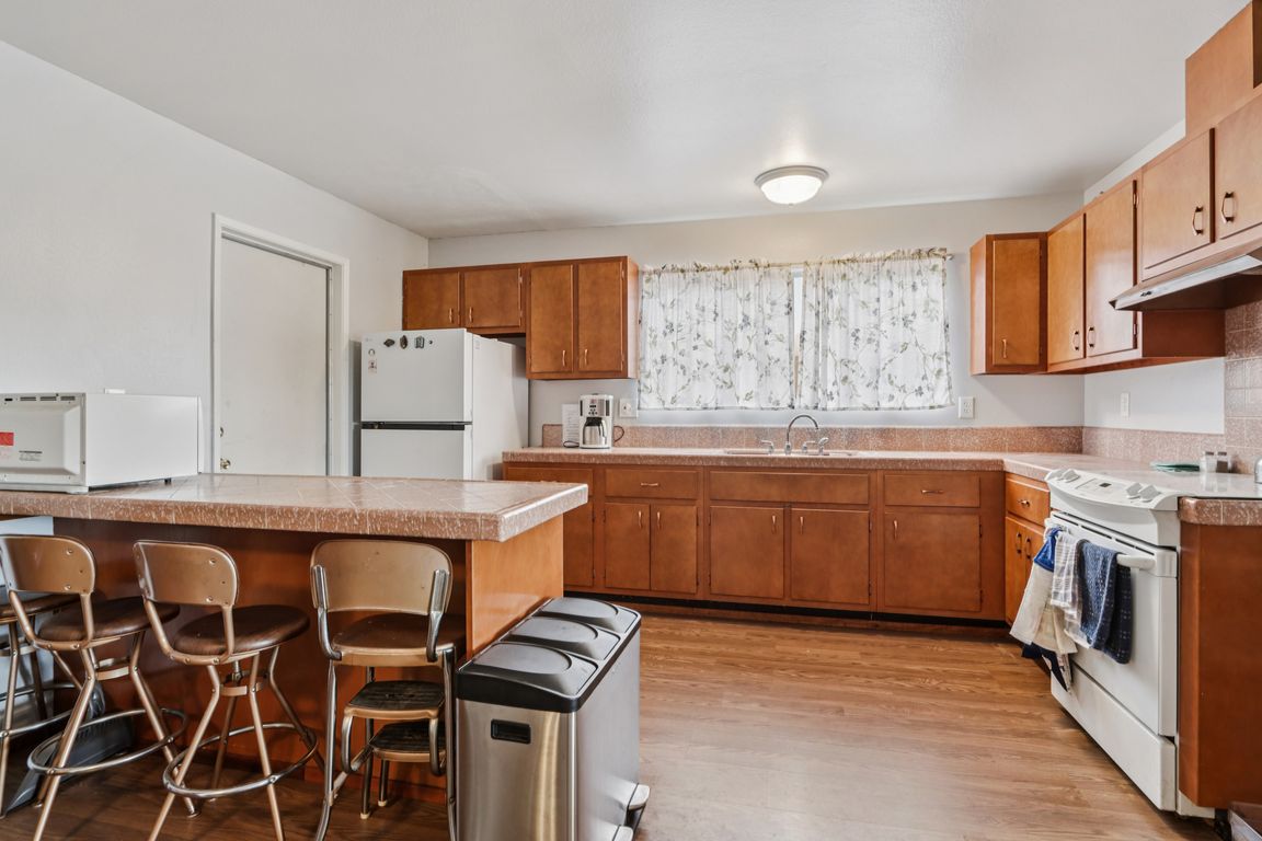 next background image