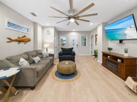 501 Dolphin St, Panama City Beach, FL