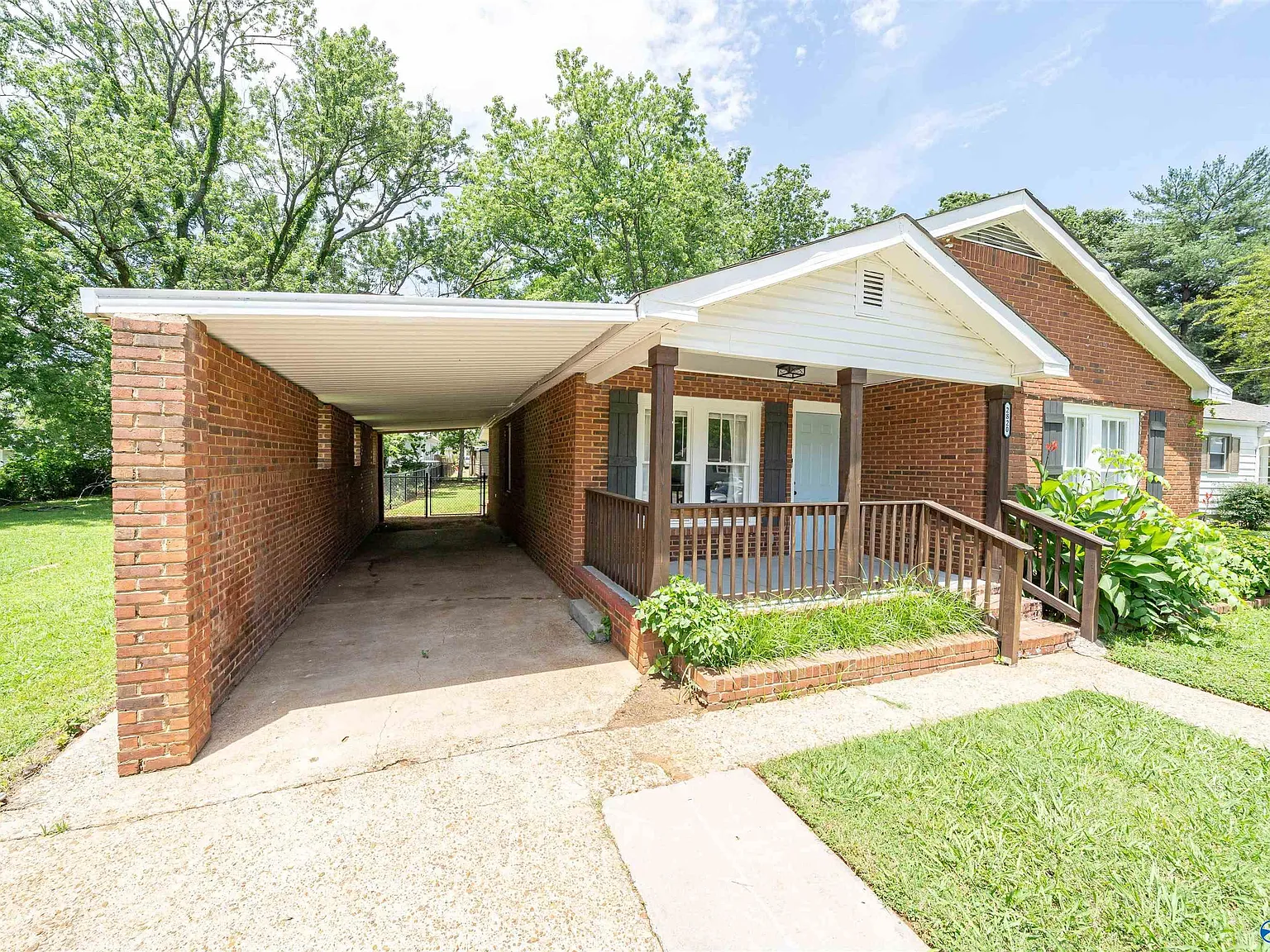 3 bed, 2.0 bath, 1161 sqft, $1,550 — Photo 3