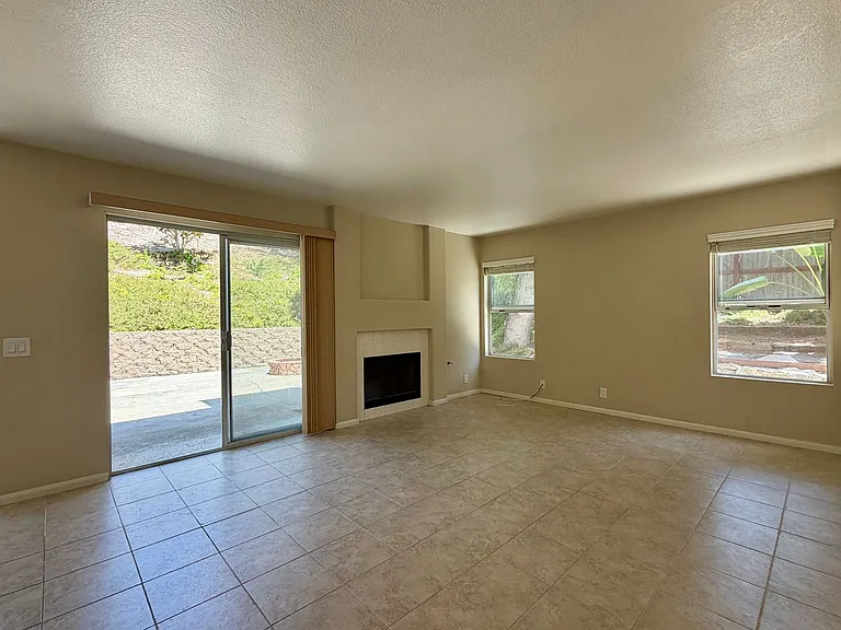 3366 Waterford Dr — Photo 10