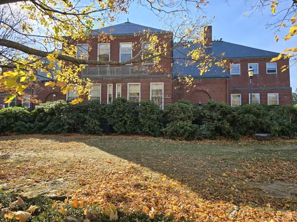 130 Beach St #104, Quincy, MA 02170