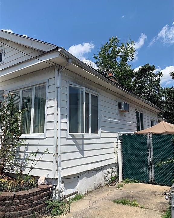 2nd image of 9 Matthews Pl