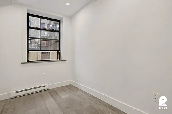 Rented by REZI | media 17