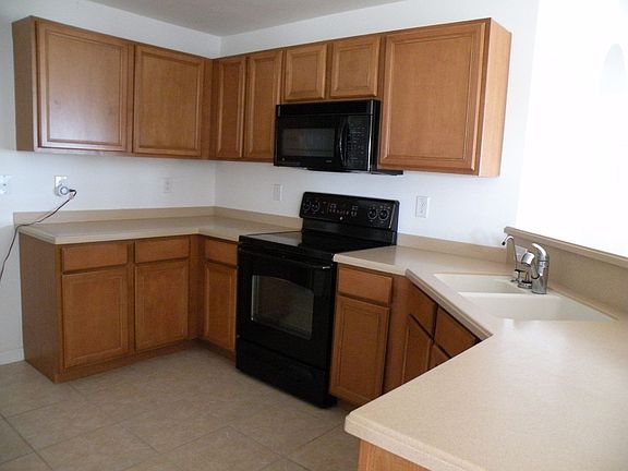 4th image of 4329 NW 34th Pl