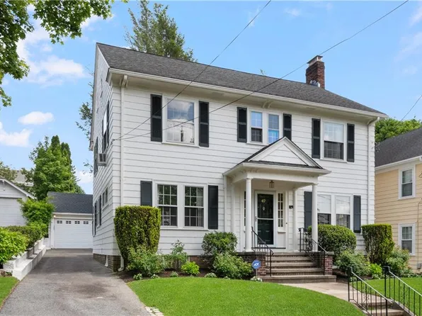 47 Lyndhurst Ave, Providence, RI 02908