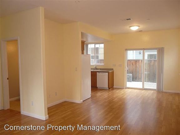 3rd image of 701 Bonita Pl