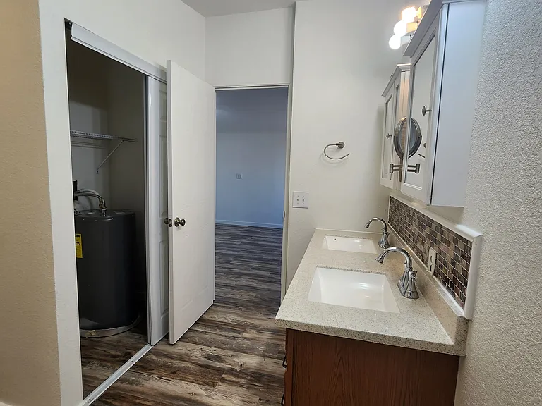 21533 W Laura St — Photo 18