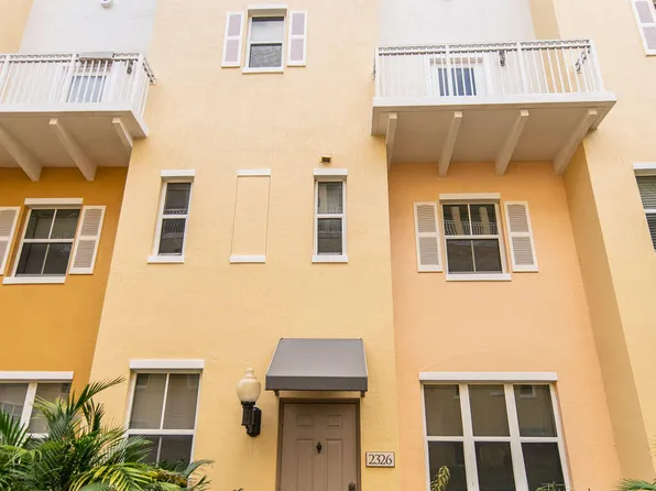 2326 Vintage Cir, Pompano Beach, FL 33064