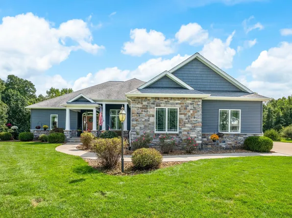 10582 Dana Dr, Berrien Springs, MI 49103