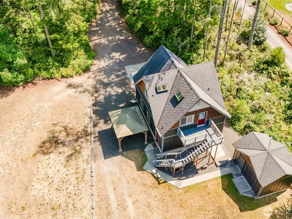 10154 NW Merlins Lane, Bremerton, WA 98312