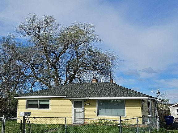 2nd image of 1415 N Lily Rd
