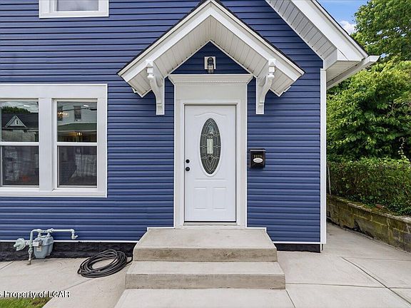2nd image of 1118 Ridge Ave