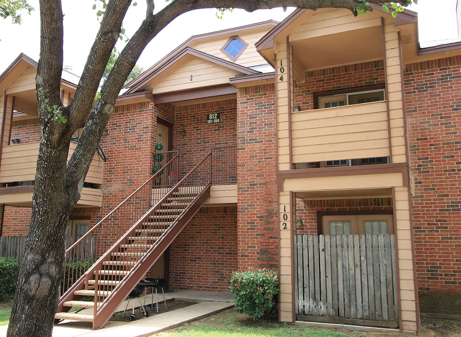 Stadium West Apartments — Photo 1