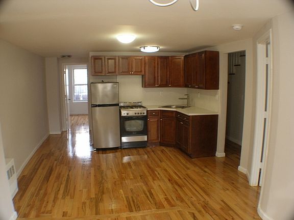 3rd image of 626 Marcy Ave