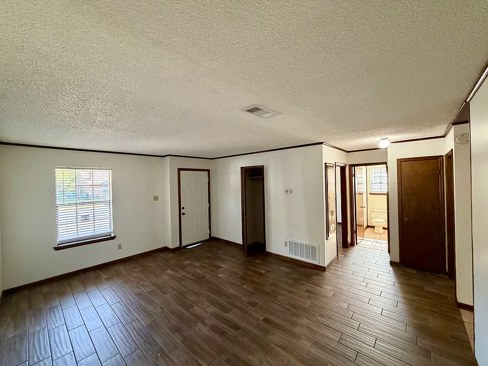 627 Brierly Dr