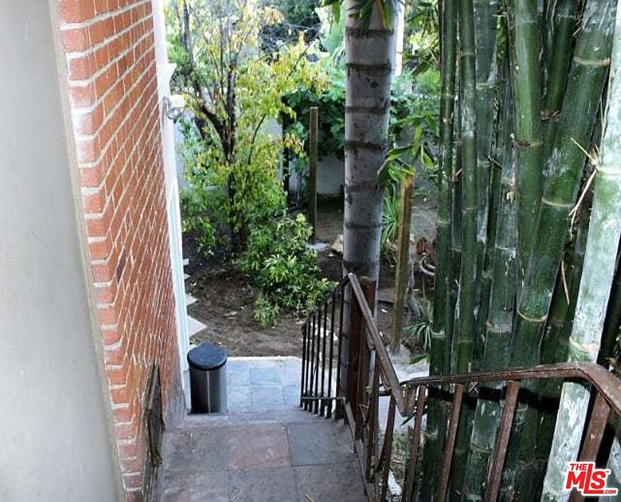 1st image of 9123 Phyllis St