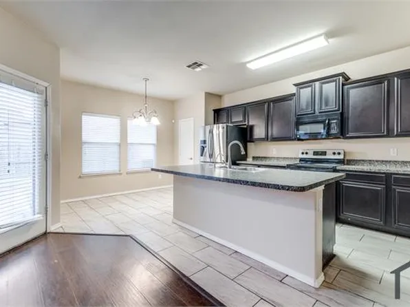 2217 Stonebrook Ln, Mesquite, TX 75181