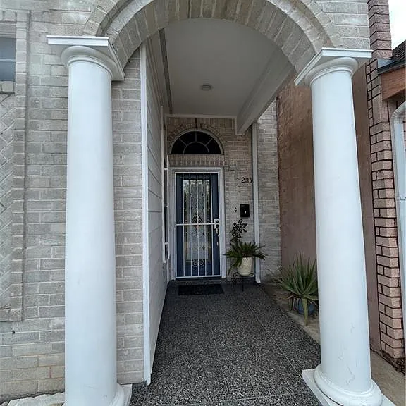 2113 S 3rd St — Photo 3