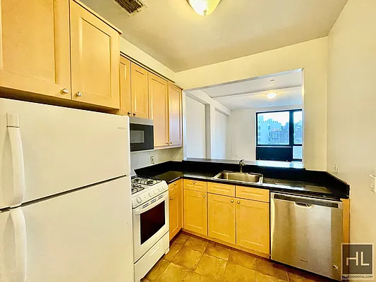 Rented by Highline Residential | media 29