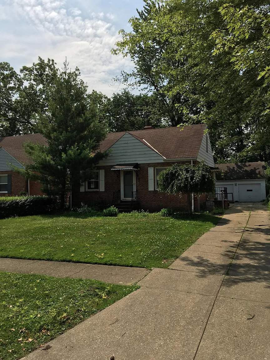 25370 Marsdon Ave photo 1