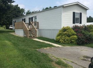 1772 Lacasa Ln, Louisville, TN 37777